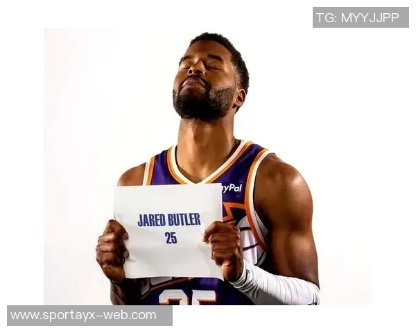 曾凡博防守贾里德巴特勒失误被罚犯规瞬间回顾